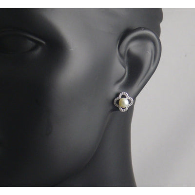 The Real Pearl Co. - White Pearl stud earrings