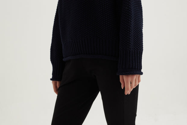 Tirelli - Chunky Knit Jumper with Rolled Hem in Navy (K2730)